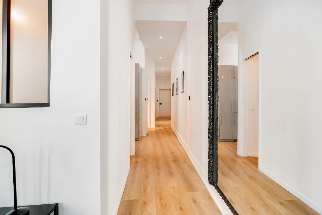 Chic Apartment - 2Br-5P - Boulevard Saint-Germain Paris France