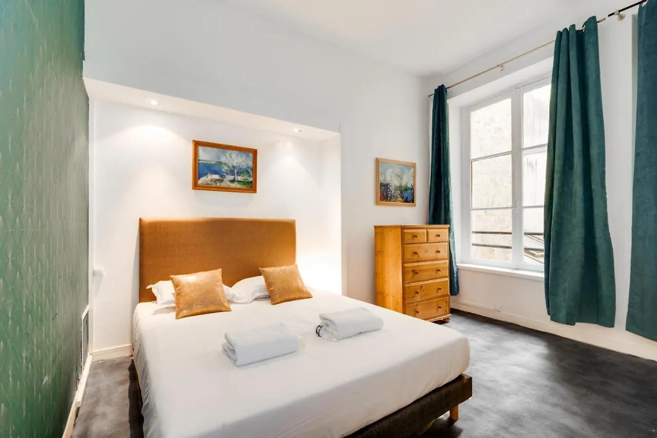 Chic Apartment - 2Br-5P - Boulevard Saint-Germain Paris